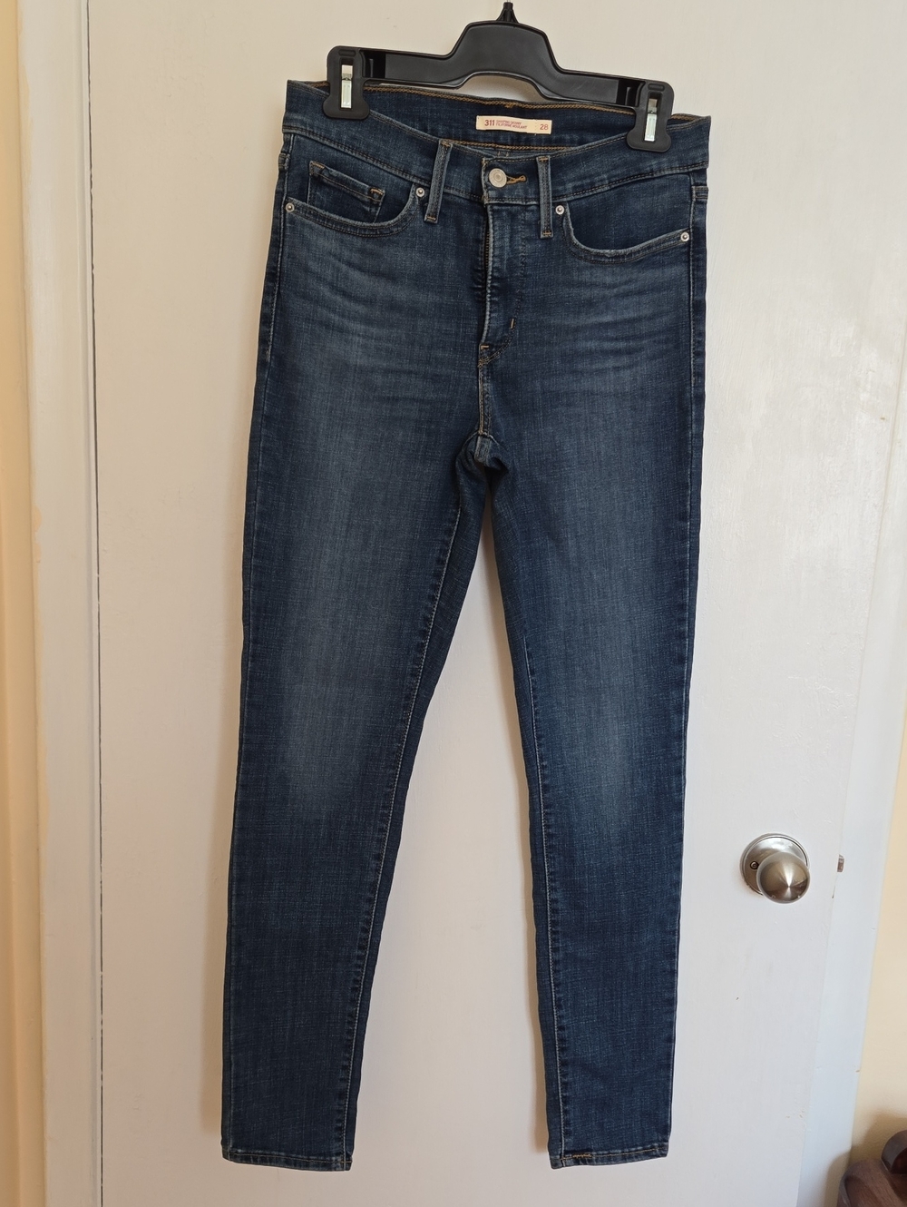 Levi's 311 Shaping Skinny Jeans 28 Medium Wash EUC